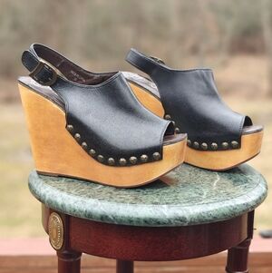 Jeffrey Campbell Black and Tan Wedges